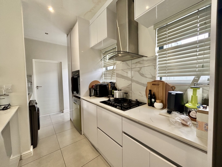 To Let 3 Bedroom Property for Rent in Sandown Western Cape